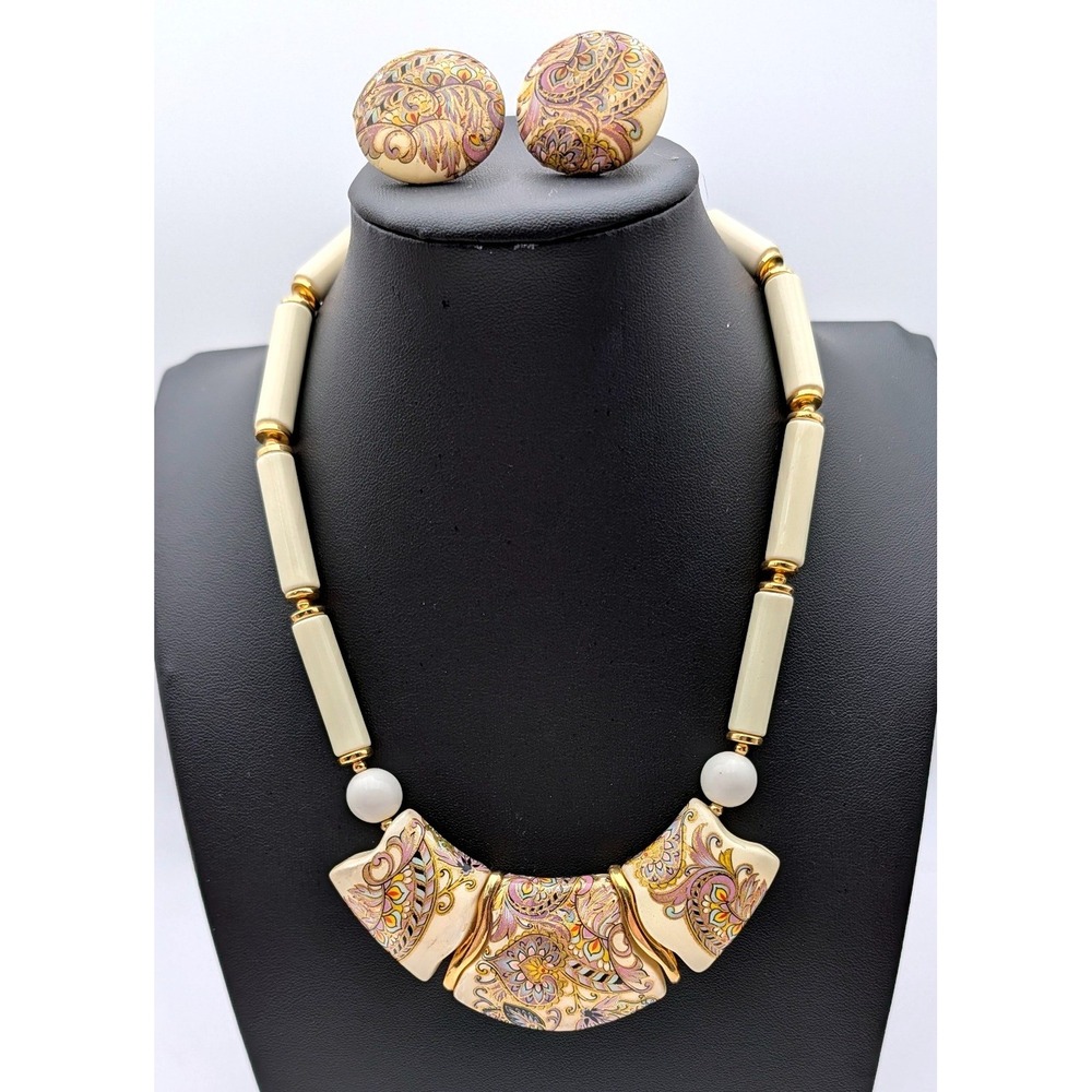 Vintage Japan Jewelry Set Paisley Floral Bib Necklace Stud Earrings Cream Gold